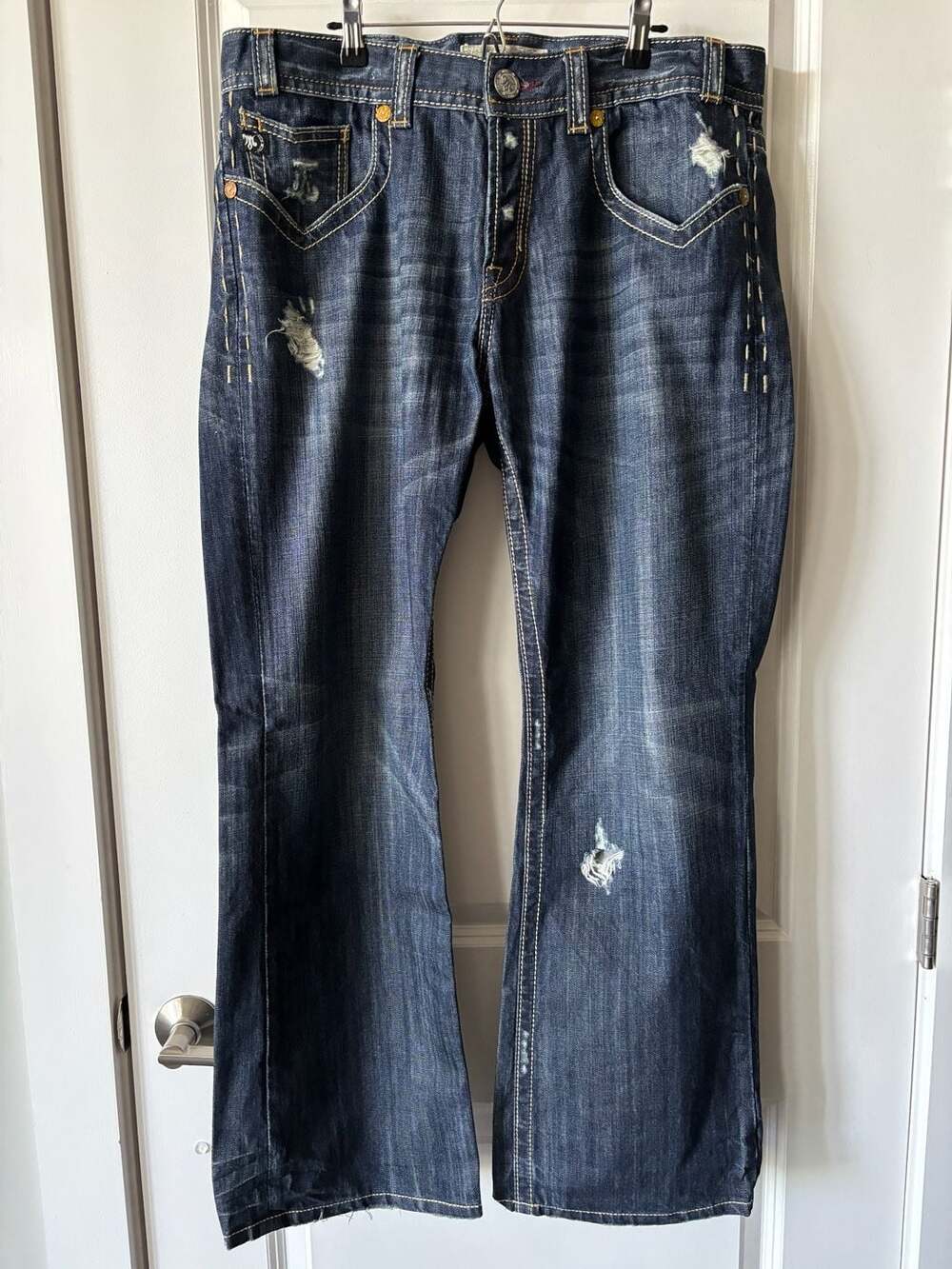 Mek Denim Kaikoura Size 36x32 Distressed Boot Cut Jeans